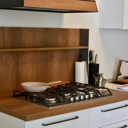 Stylish Lakefront House Lovere Luaran gambar