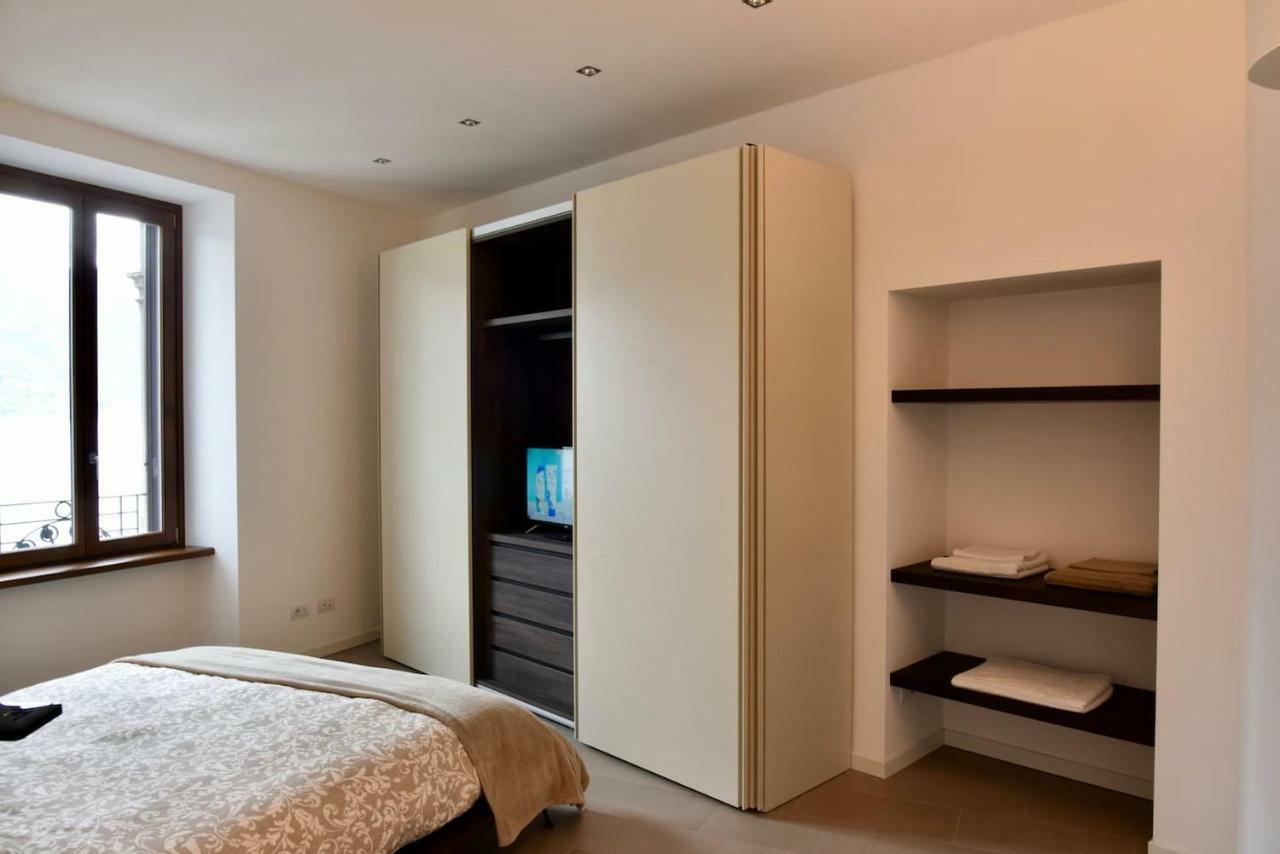 Stylish Lakefront House Lovere Luaran gambar